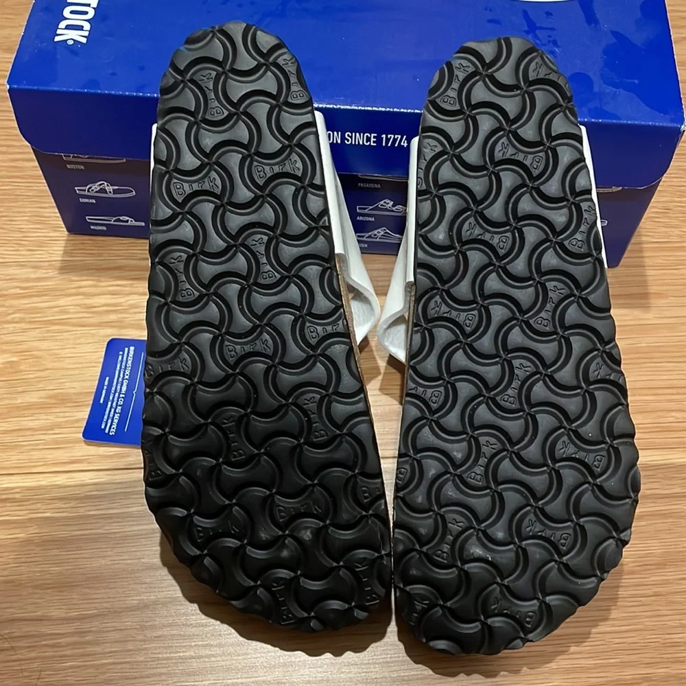 NIB Birkenstock Gizeh in Patent White, size 38 (US women’s 7) - Picture 4 of 6